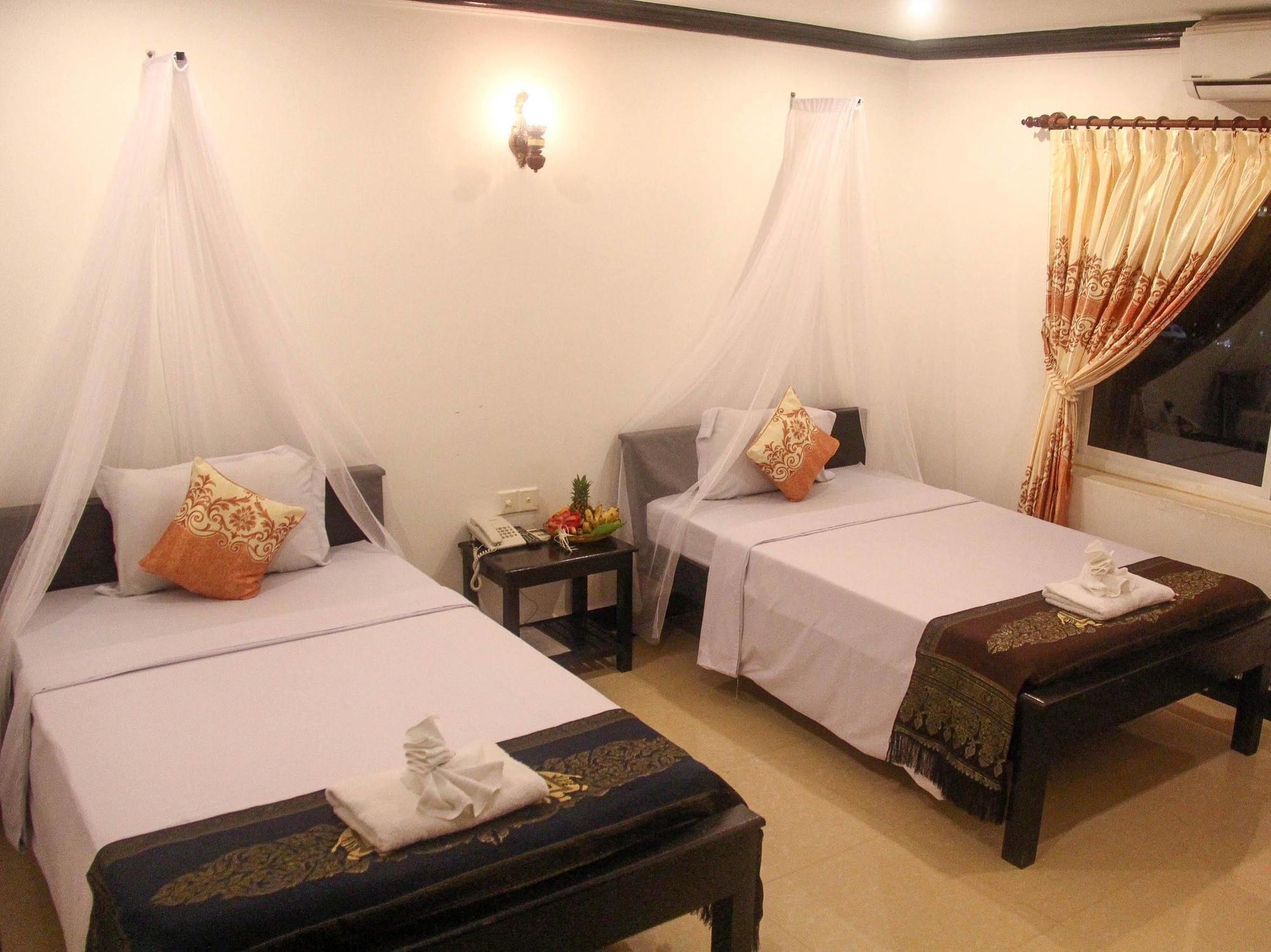 Parent Heritage Angkor Villa Siem Reap Bagian luar foto